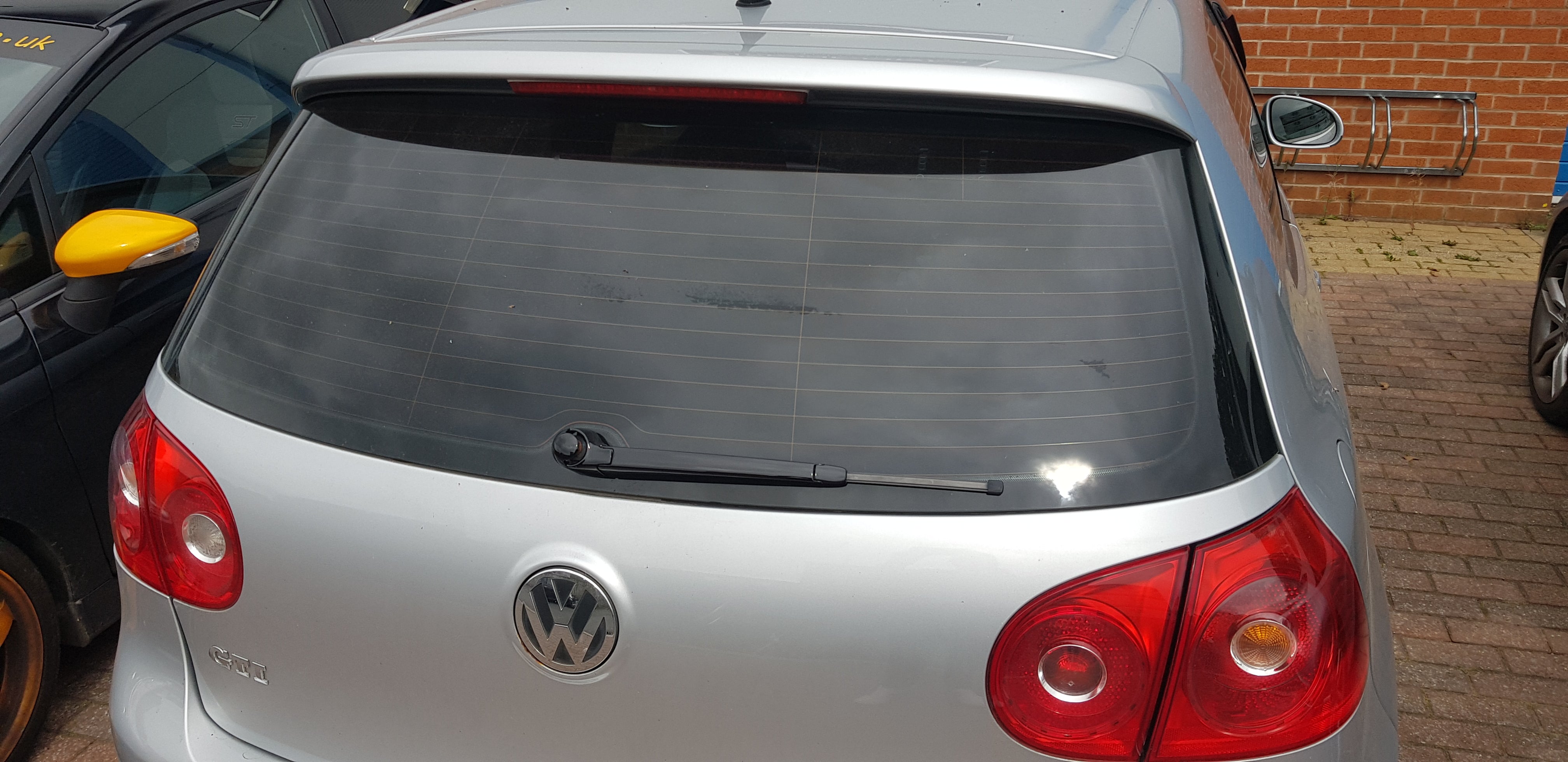 Rear Windscreen Wiper Painting Service