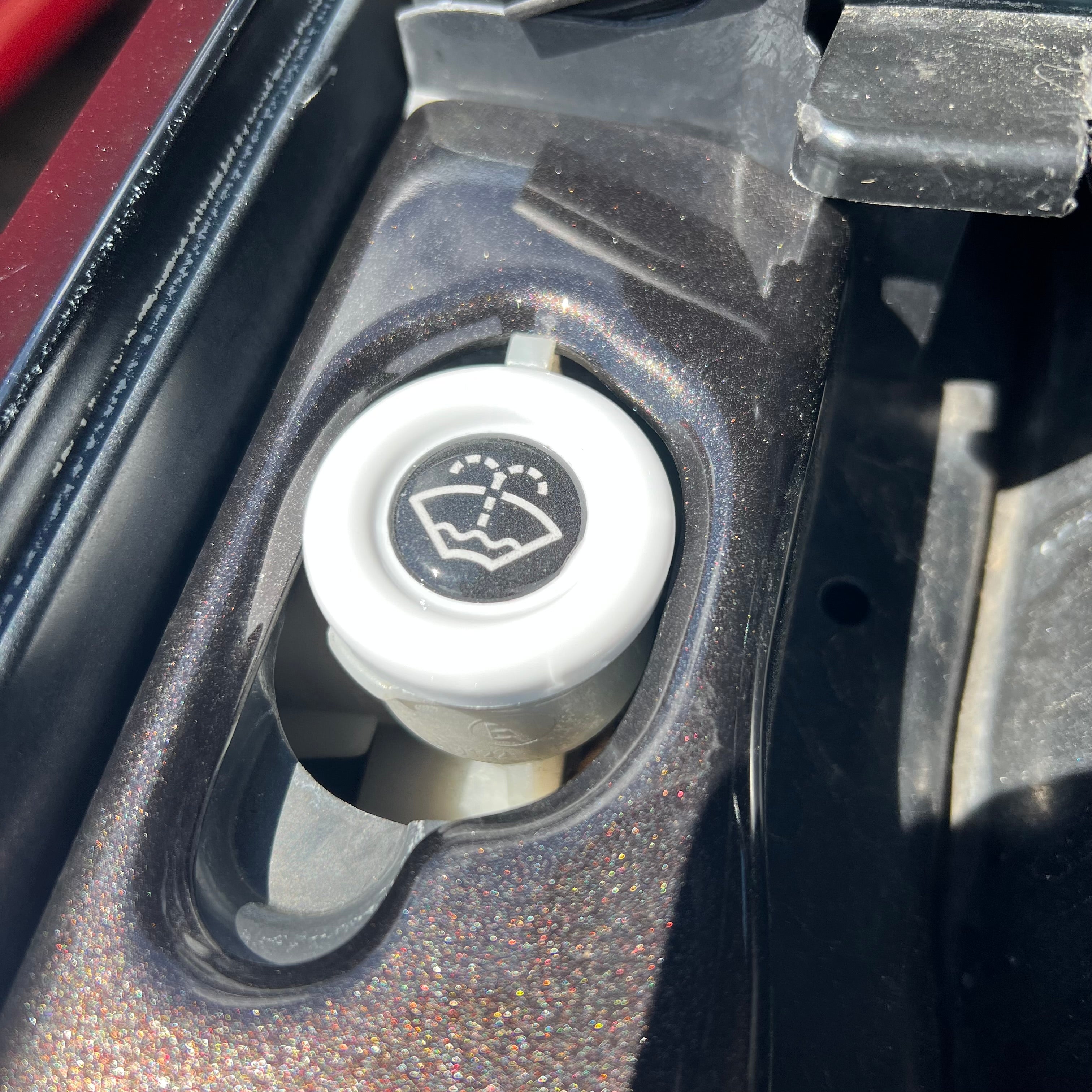 Proform Washer Bottle Bung Mk2/2.5 Focus - Gloss Whtie Plastic With White Screenwash Logo Gell Badge
