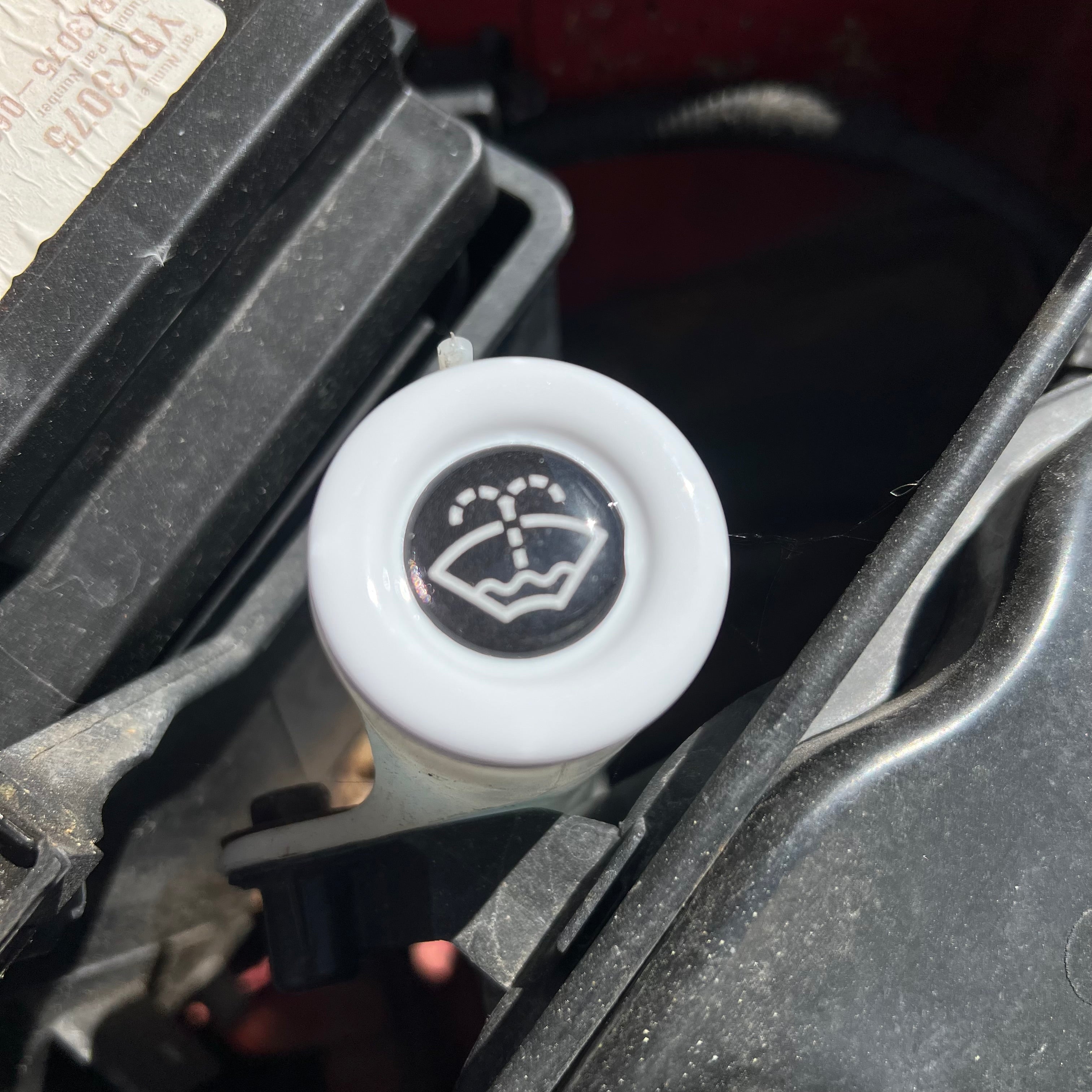 Proform Washer Bottle Bung Mk6 Fiesta - Gloss Whtie Plastic With White Screen Wash Logo Gel Badge