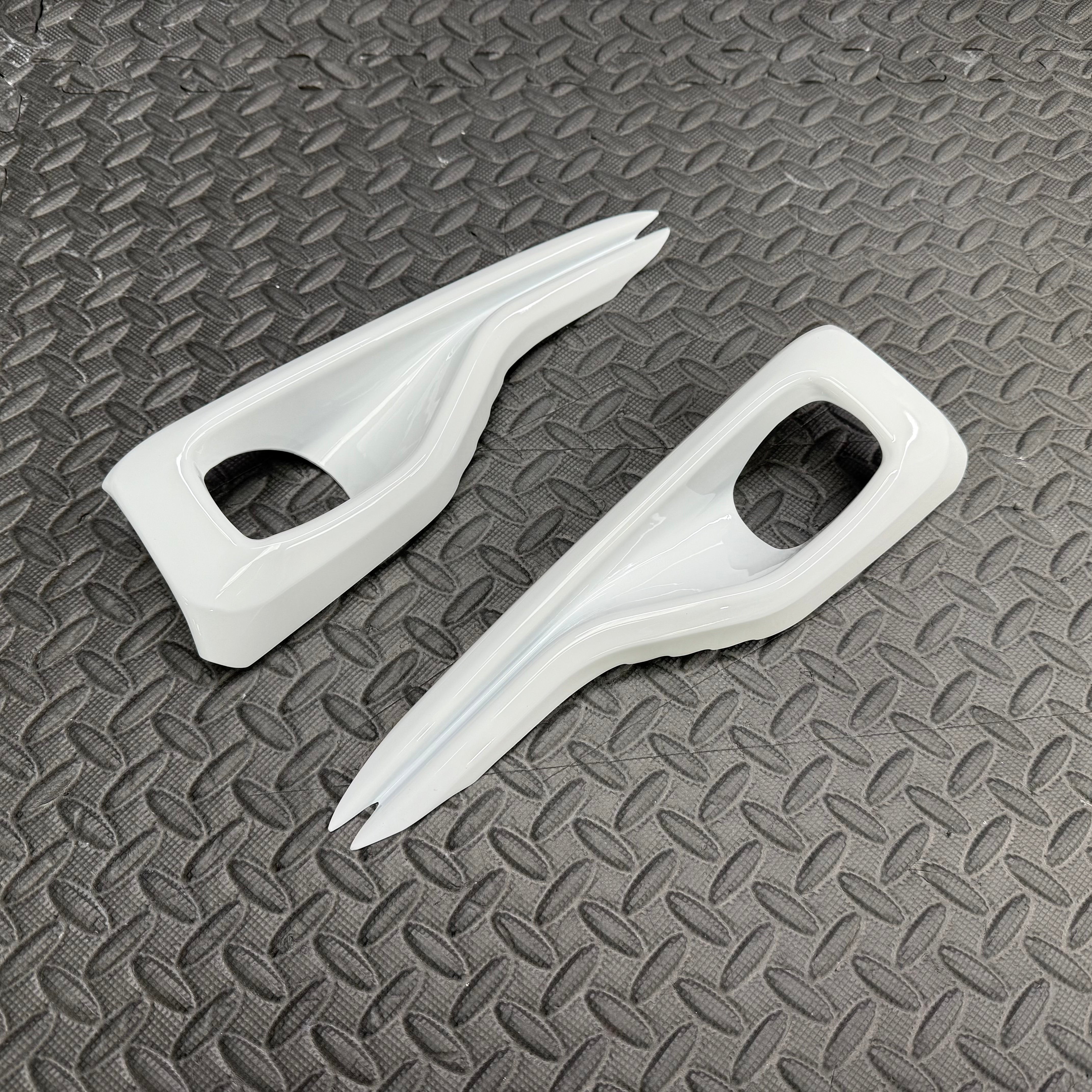 Fog Light Trims - Ford Focus MK4 ST/ ST-Line - Painted Frozen White