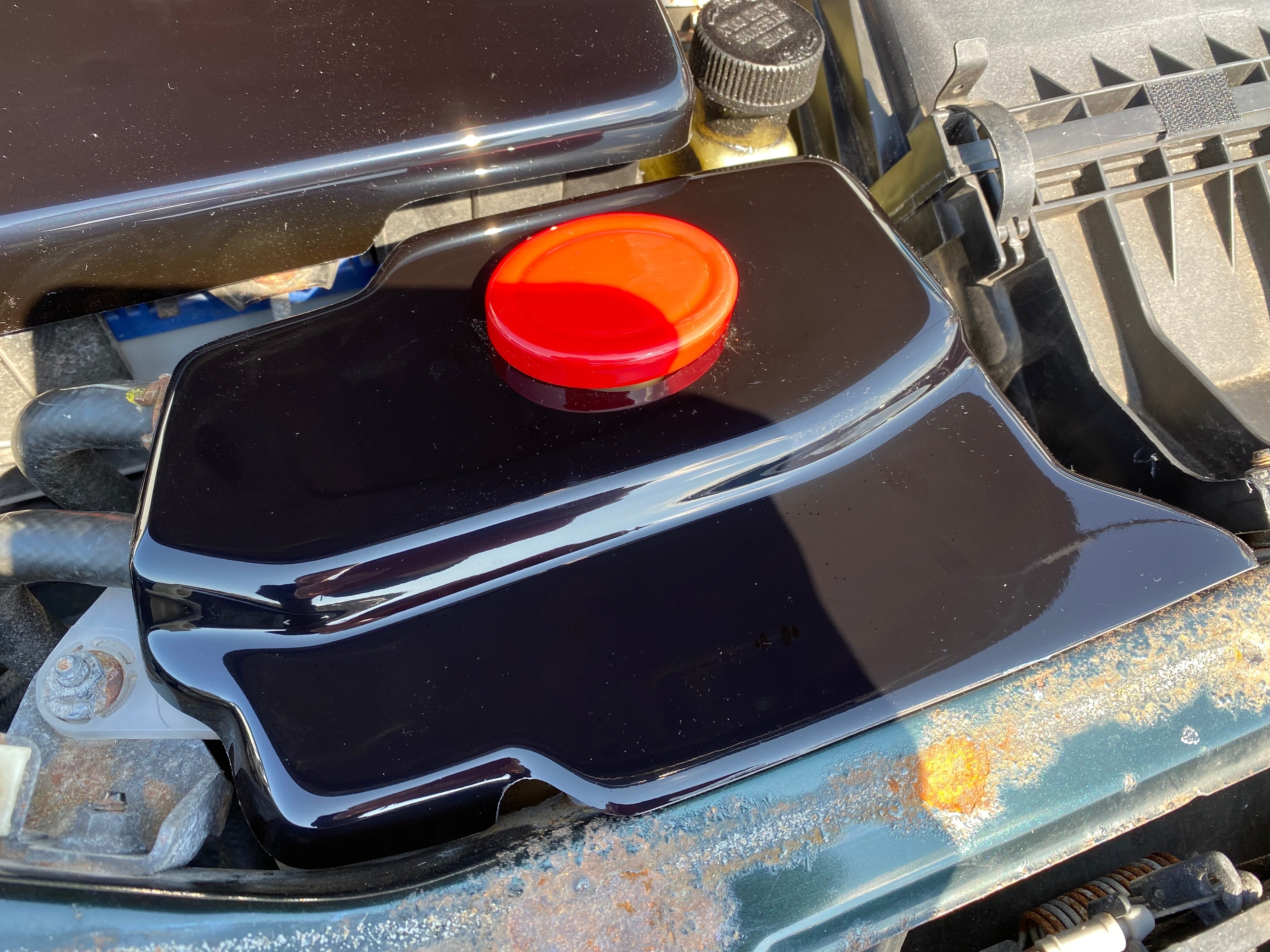 Proform Coolant Tank Cover - Mazda MX5/Miata Mk3/3.5/NC - Gloss Black