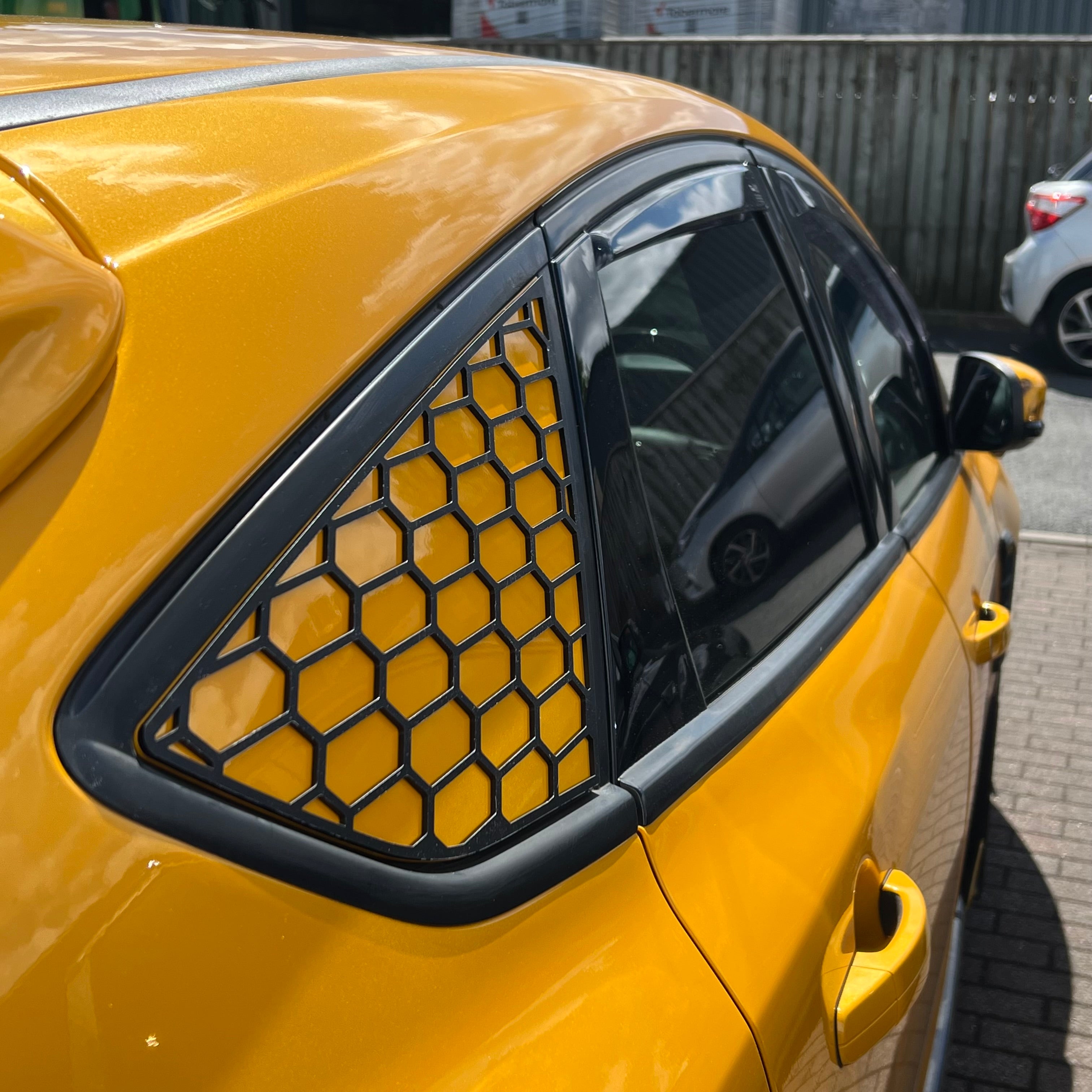 Proform Mk3/3.5 Focus (Hatchback) Rear Quarter Window Inserts (Pair) - Satin Black Hexagonal Design With Tangerine Scream Painted Back Plate