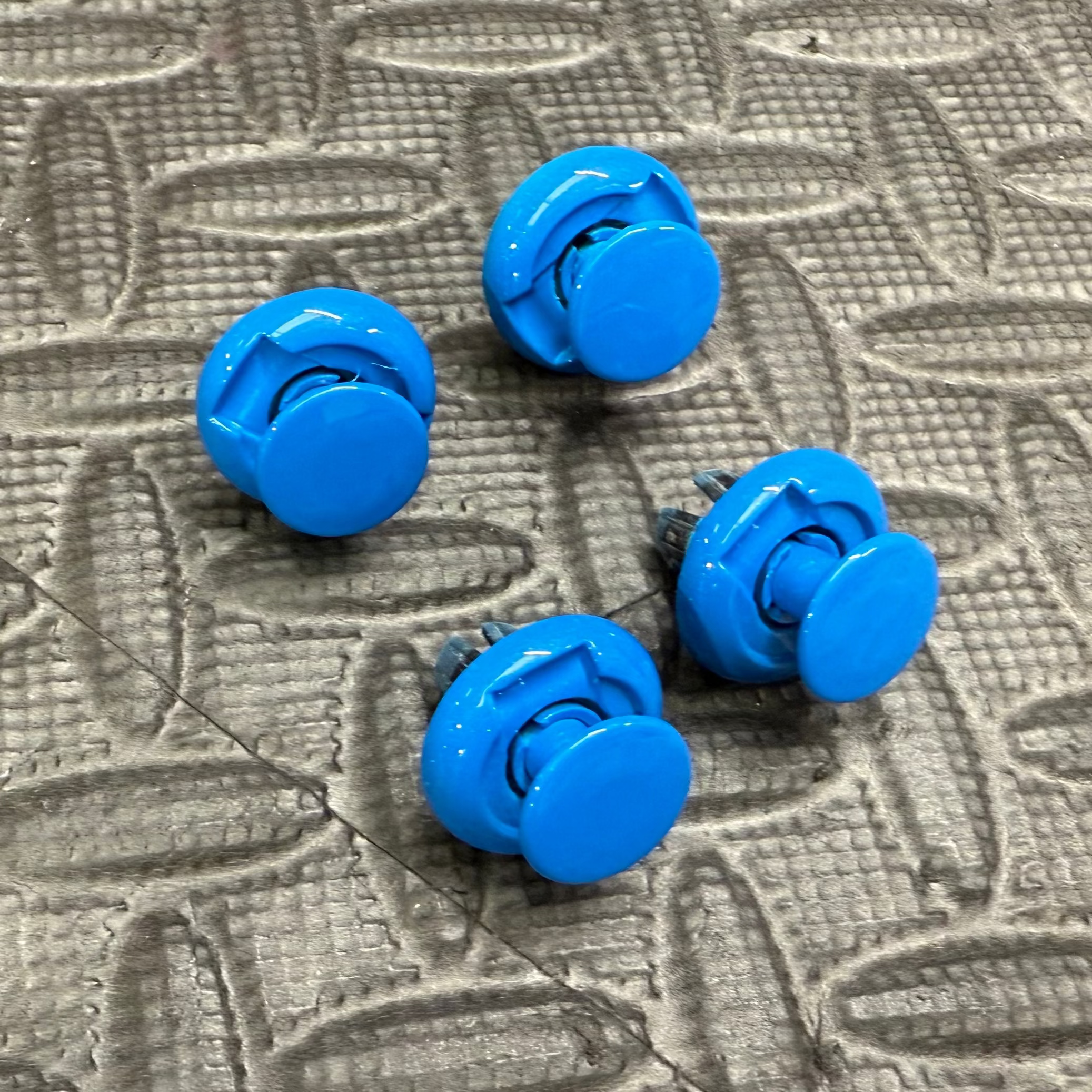 Ford Focus Plastic Push Clips For Mk3/3.5 Scuttle Panel - Painted Nitro Blue