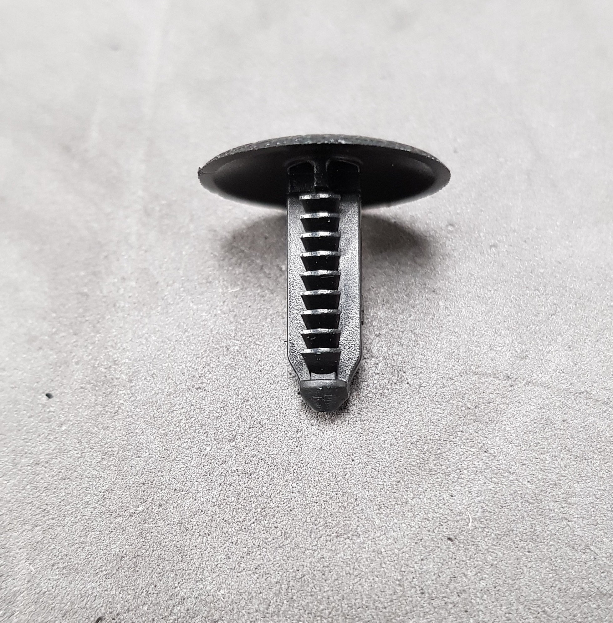 Slam Panel Push Screws (x4) - Mk3.5 Focus