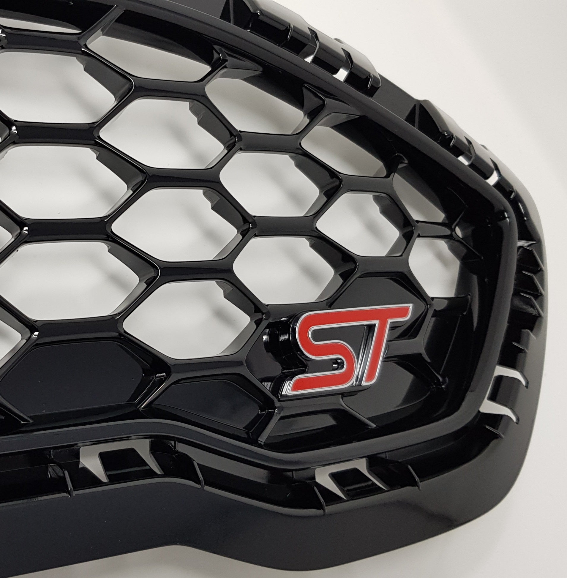 Front Radiator Grille - Genuine Ford Mk8 Fiesta ST (Painted)