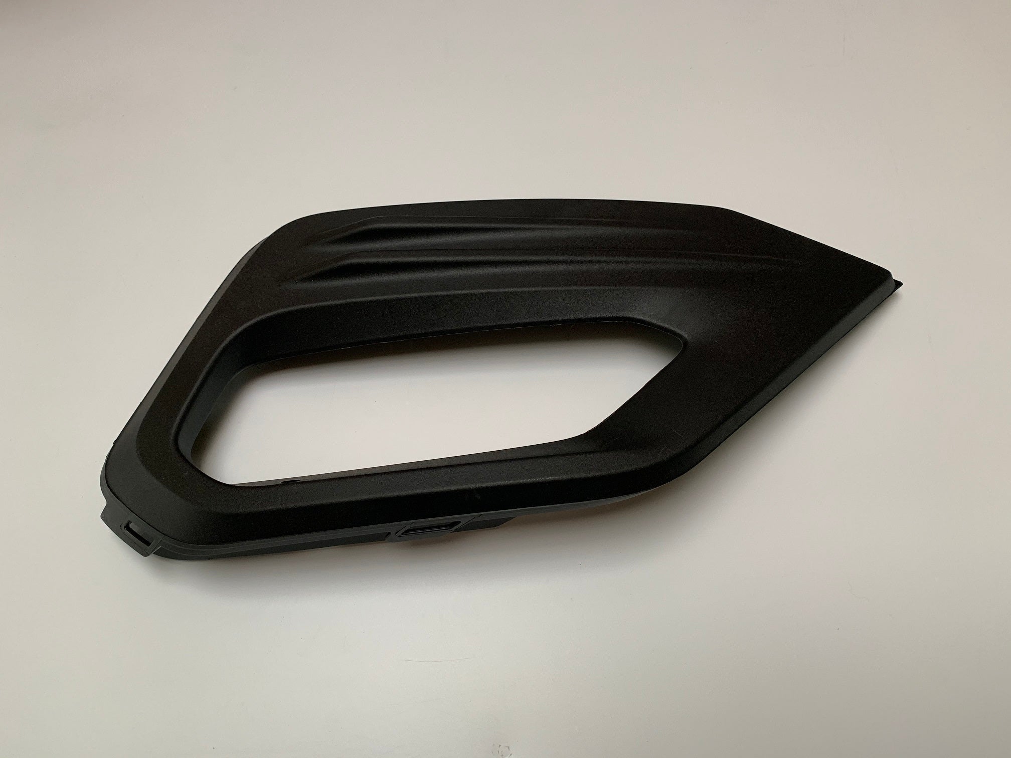 Fog Light Surrounds - Genuine Ford Fiesta Mk8 ST/ ST-Line - Right Hand Side