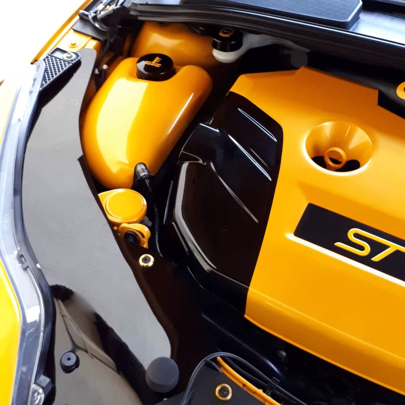 Proform Pre- Facelift Slam Panel Ends - MK3 Focus (Plastic Finishes)