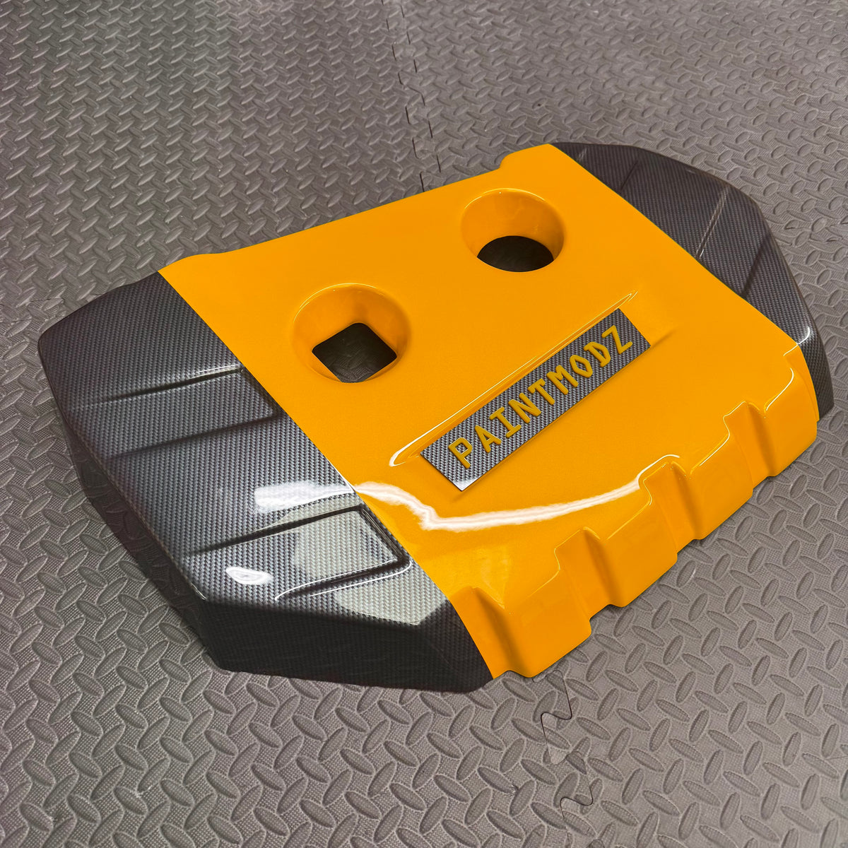 Proform Engine Cover - MK3/3.5 Focus ST Petrol - Painted Tangerine Scream With Deluxe Carbon Fibre Effect Detail and matching Badge Plate