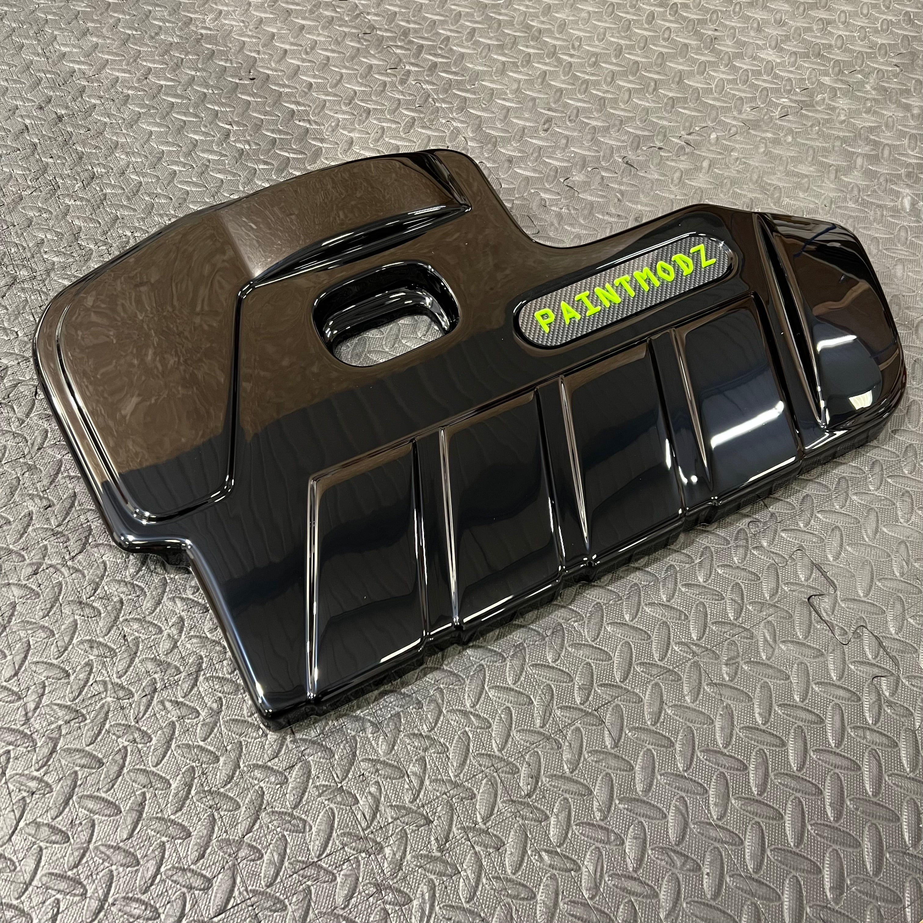 Proform Engine Cover - MK4/4.5 Focus ST Petrol - Gloss Black Plastic - Light Green/Deluxe Carbon Fibre Effect Badge