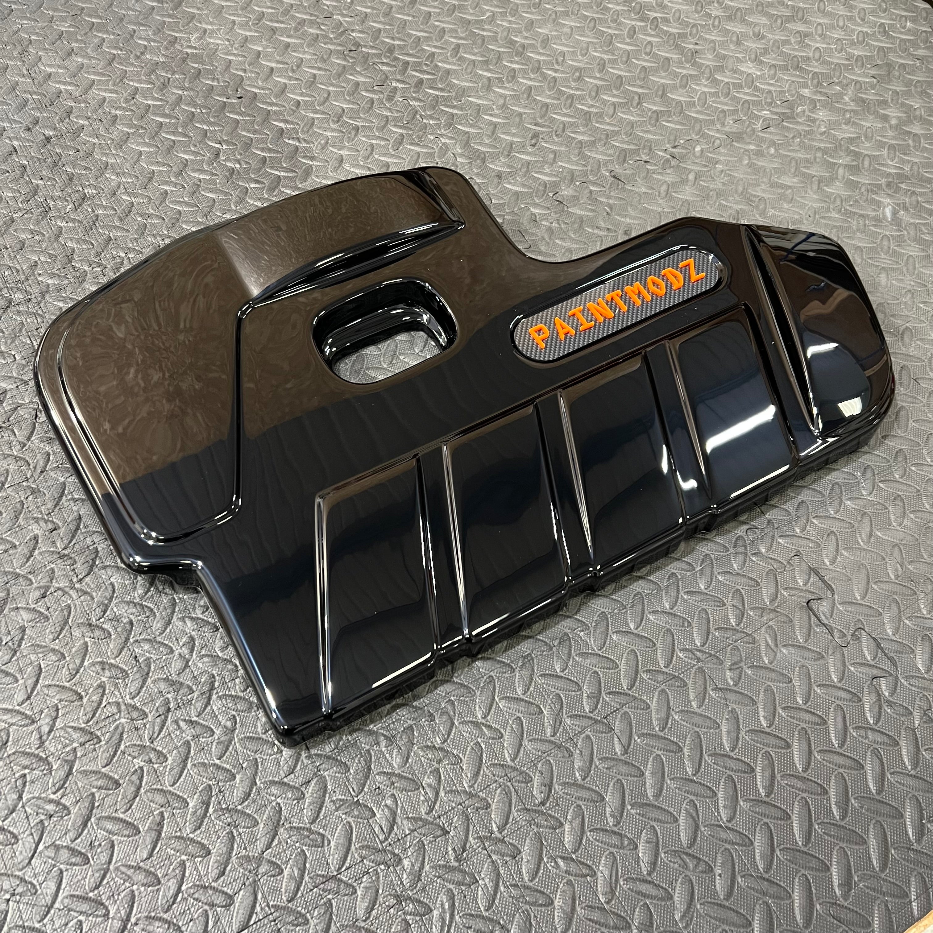 Proform Engine Cover - MK4/4.5 Focus ST Petrol - Gloss Black With Orange/Deluxe Carbon Fibre Effect Badge Plate
