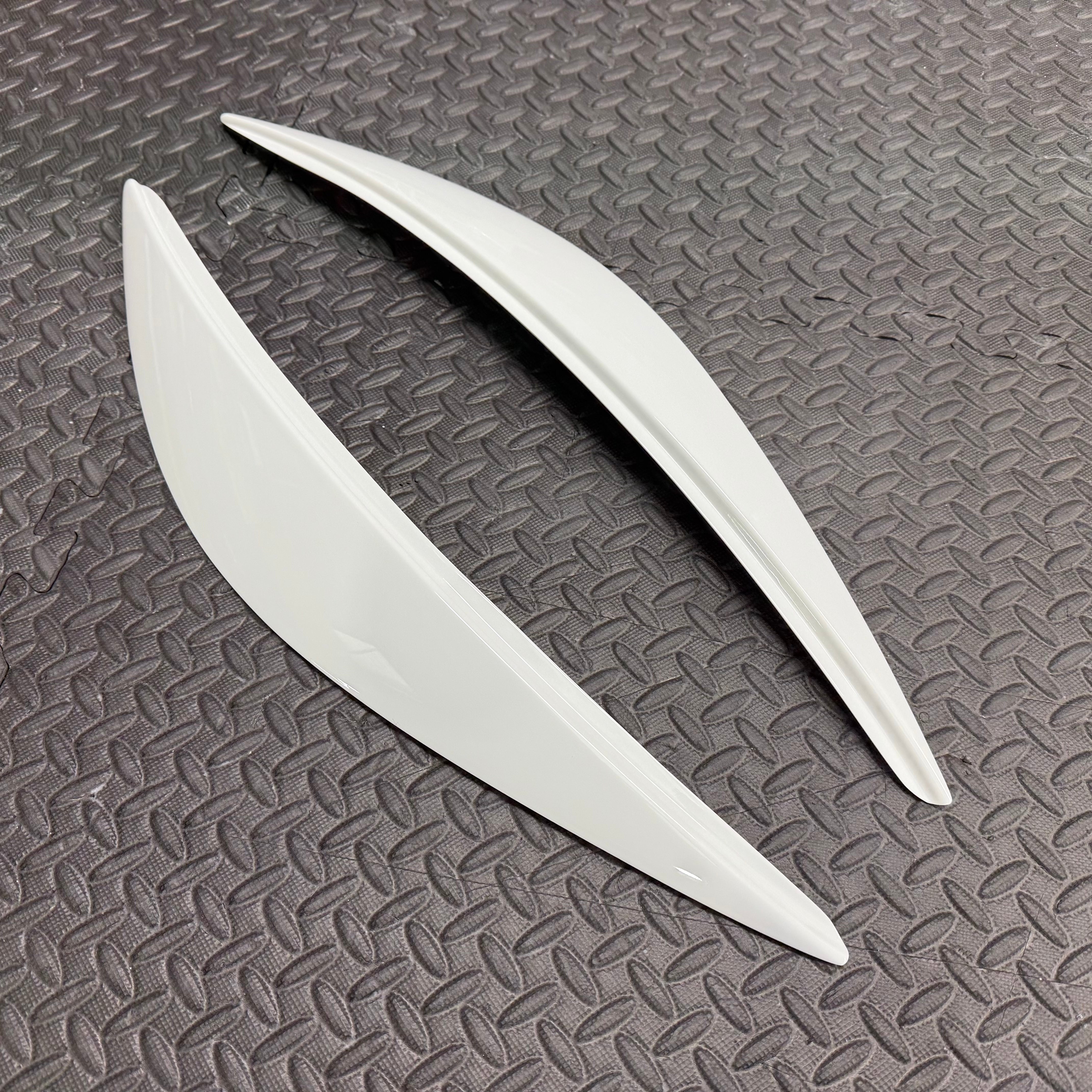 CMS Headlight Eyebrows - Mk3.5 Focus - Painted Frozen White