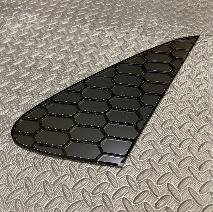 Proform Window Insert for Hyundai i30/i30N Hatchback - Right Hand Side - Satin Black Rear Plate with Gloss Black Hexagon Design