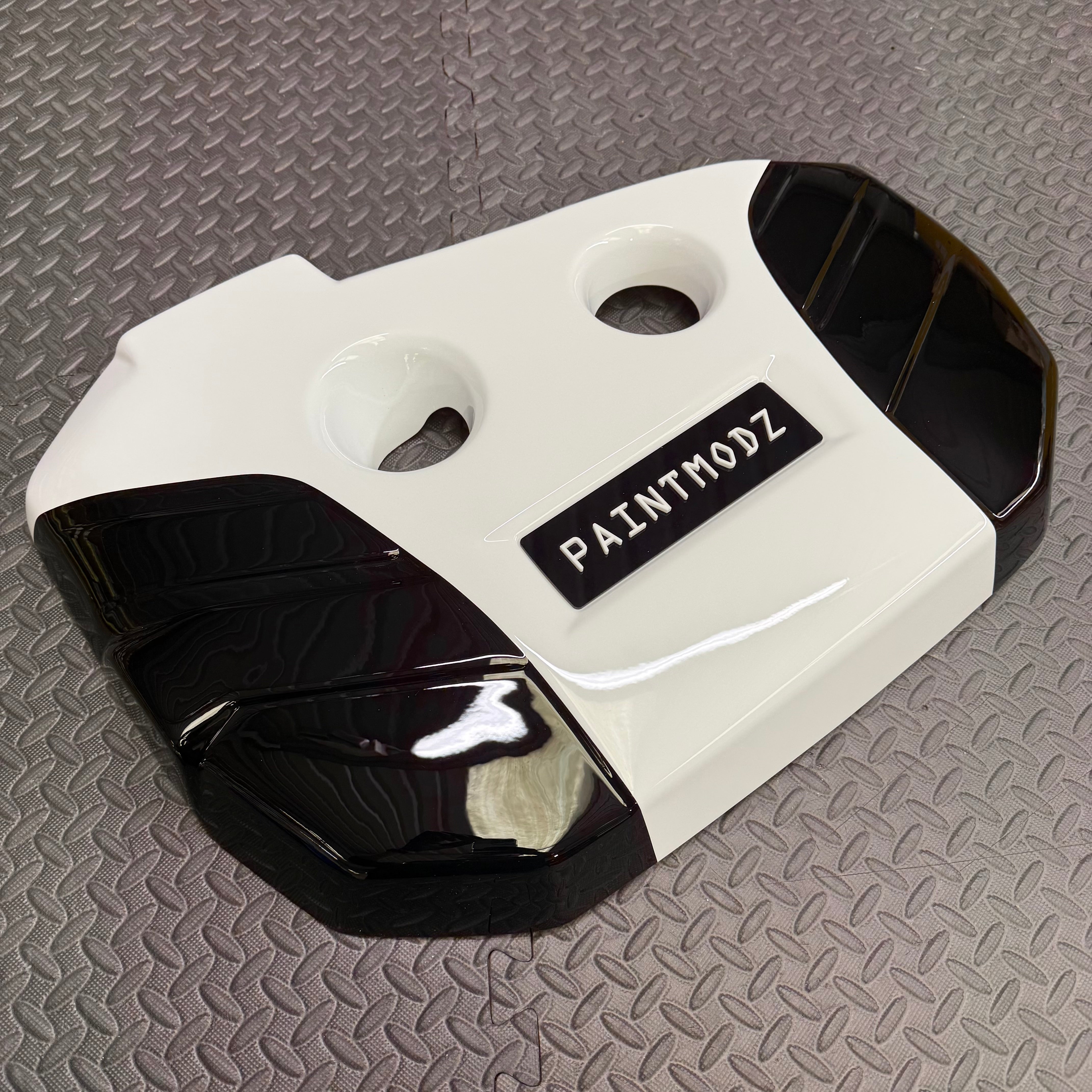 Proform Engine Cover - Mk3.5 Focus RS - Painted Frozen White With Gloss Black Detailing and White/Gloss Black  Badge Plate