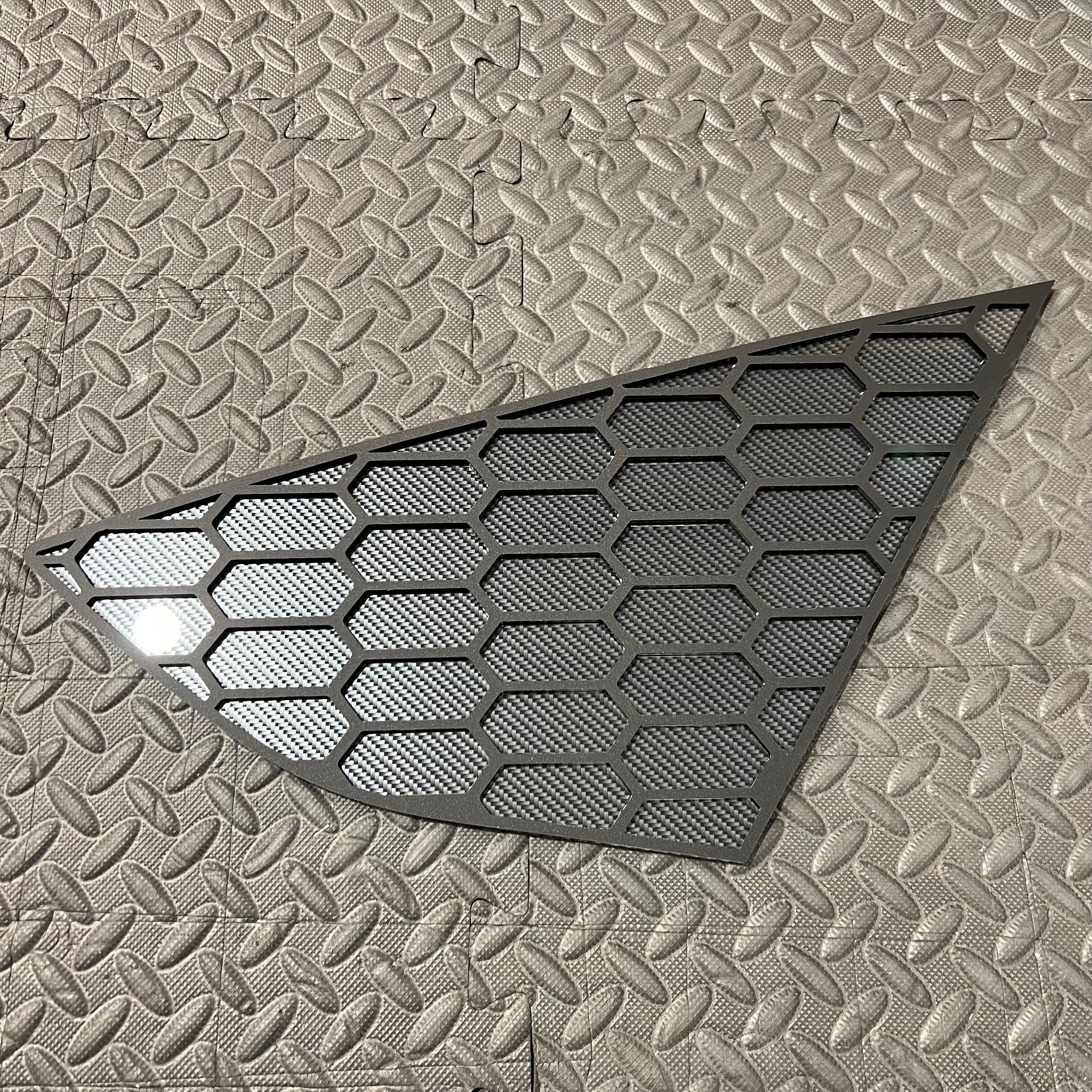 Mk3/3.5 Focus Rear Quarter Window Inserts (Pair) - Satin Black Hexagon Design With Carbon Fibre Effect Back Plate