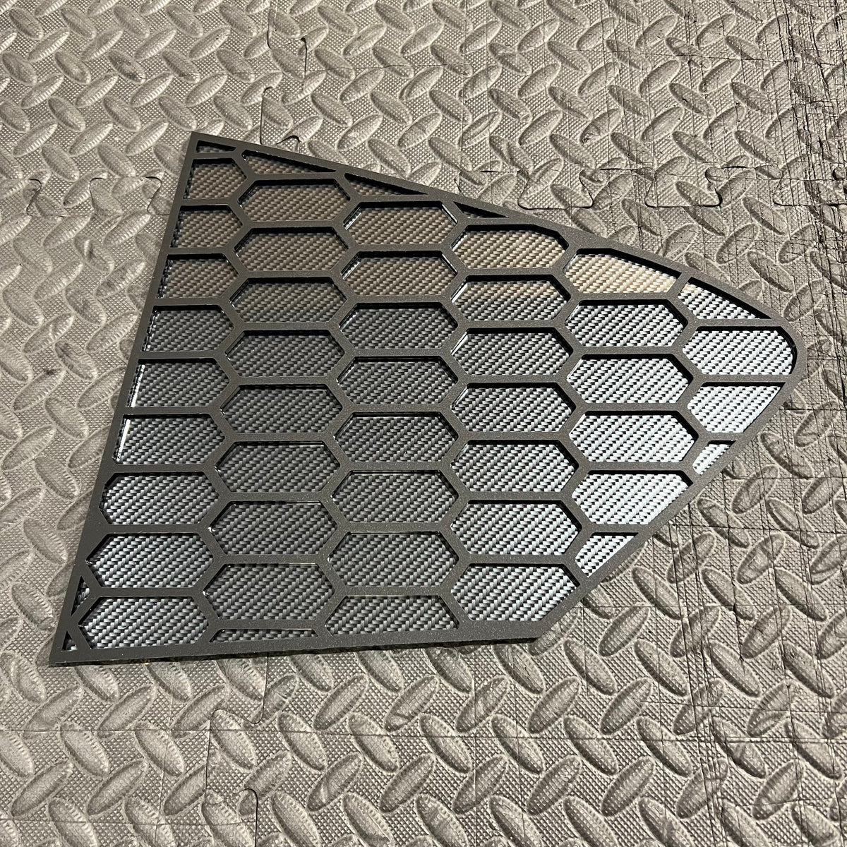 Mk4/4.5 Focus (Hatchback) Rear Quarter Window Inserts (Pair) - Satin Black Hexagon Design With  Carbon Fibre Effect