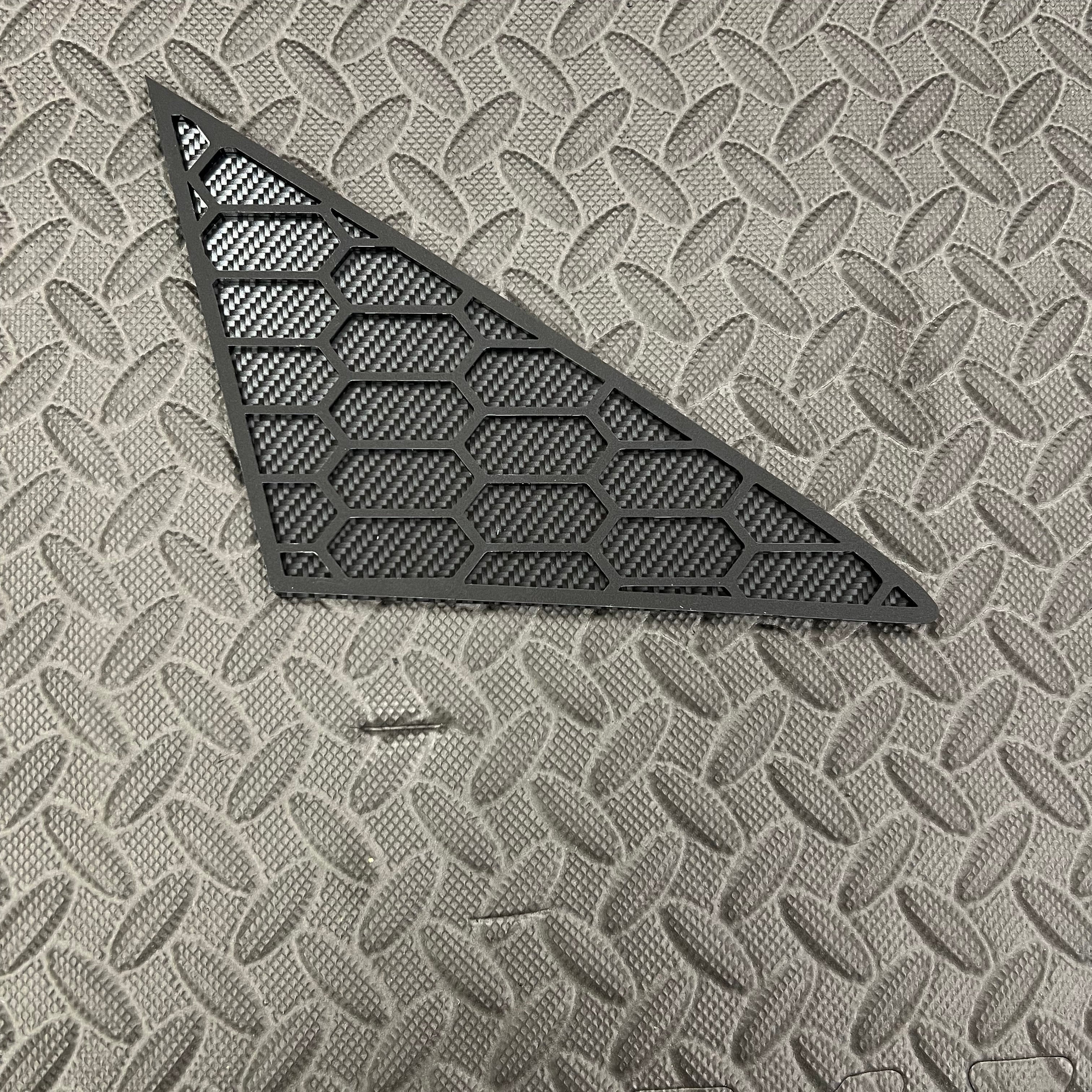 Mk7/7.5 VW Golf Acrylic Front Window Inserts (Pair) - Carbon Fibre Effect Back Plate with Satin Hexagon Design