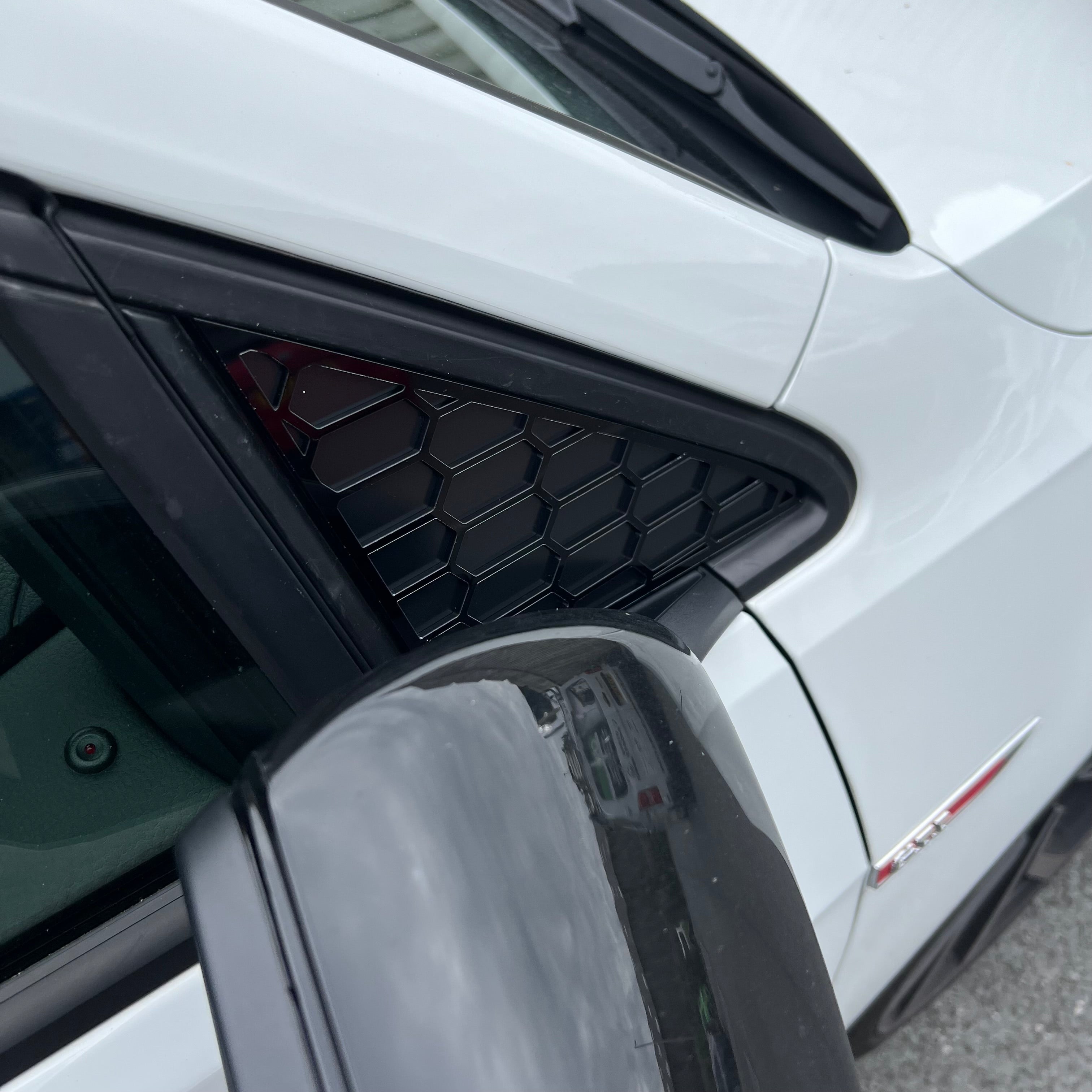 Mk7/7.5 VW Golf Acrylic Front Window Inserts - Satin Black Back Plate With Gloss Black Hexagon Detail