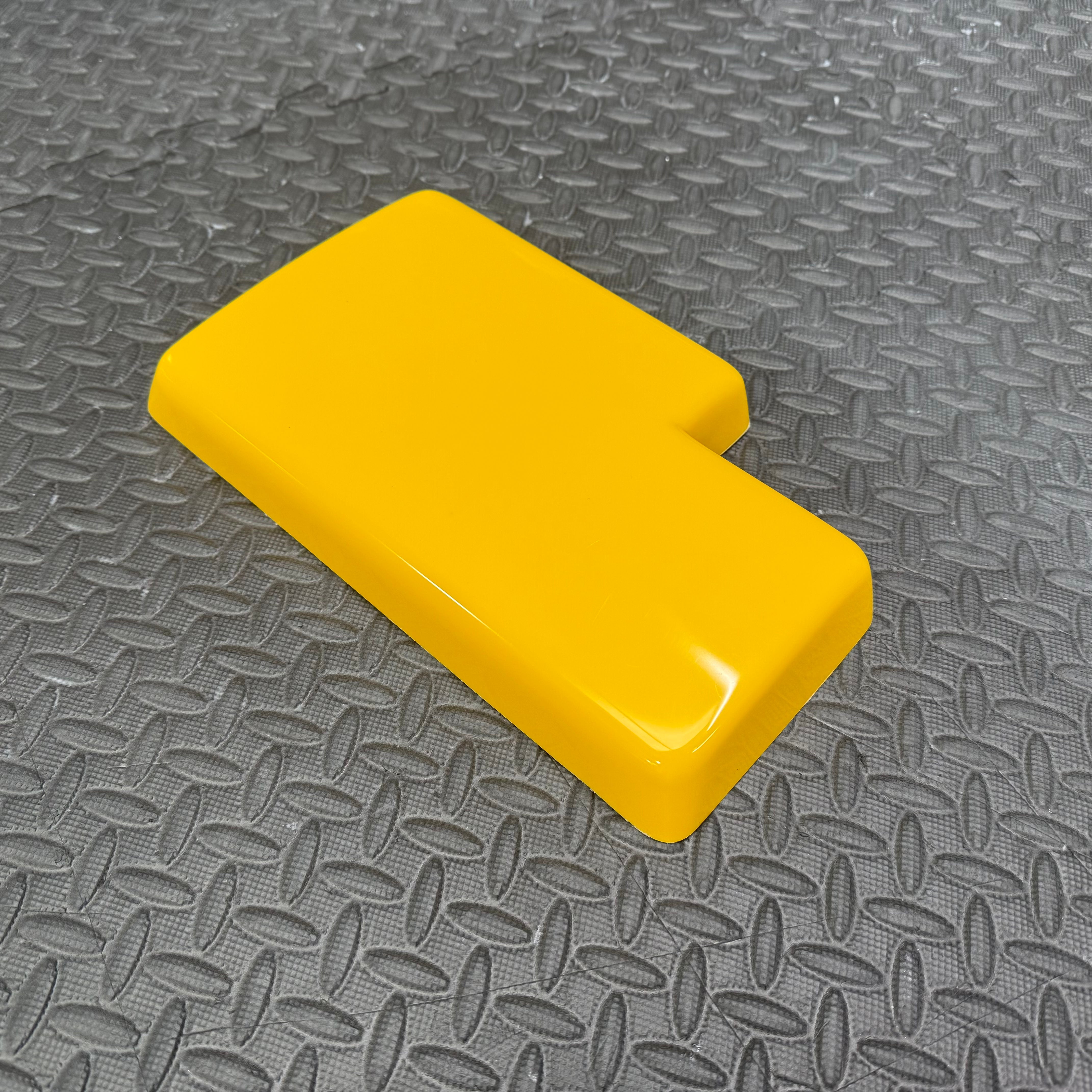 Proform Mustang (6th Generation)  Fuse Box Cover - Gloss Yellow Plastic