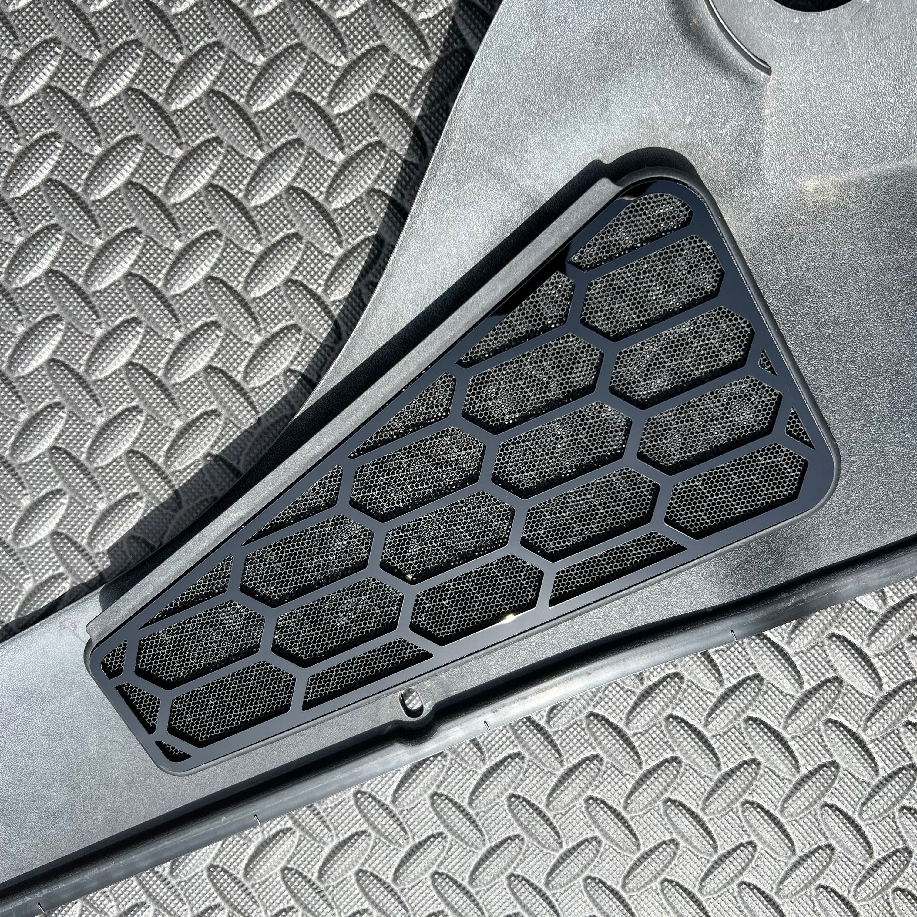 Proform Mk3/3.5 Focus Scuttle Vent Covers - Hexagon Design - Left Hand Side - Gloss Black