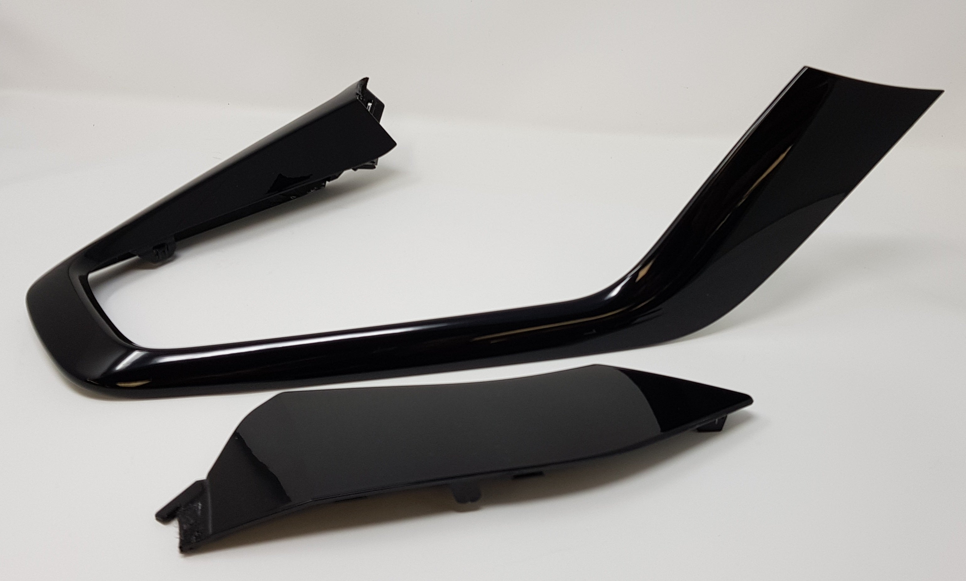 MK3.5 Focus Genuine Ford Centre Console Edge Trim and Side Retu