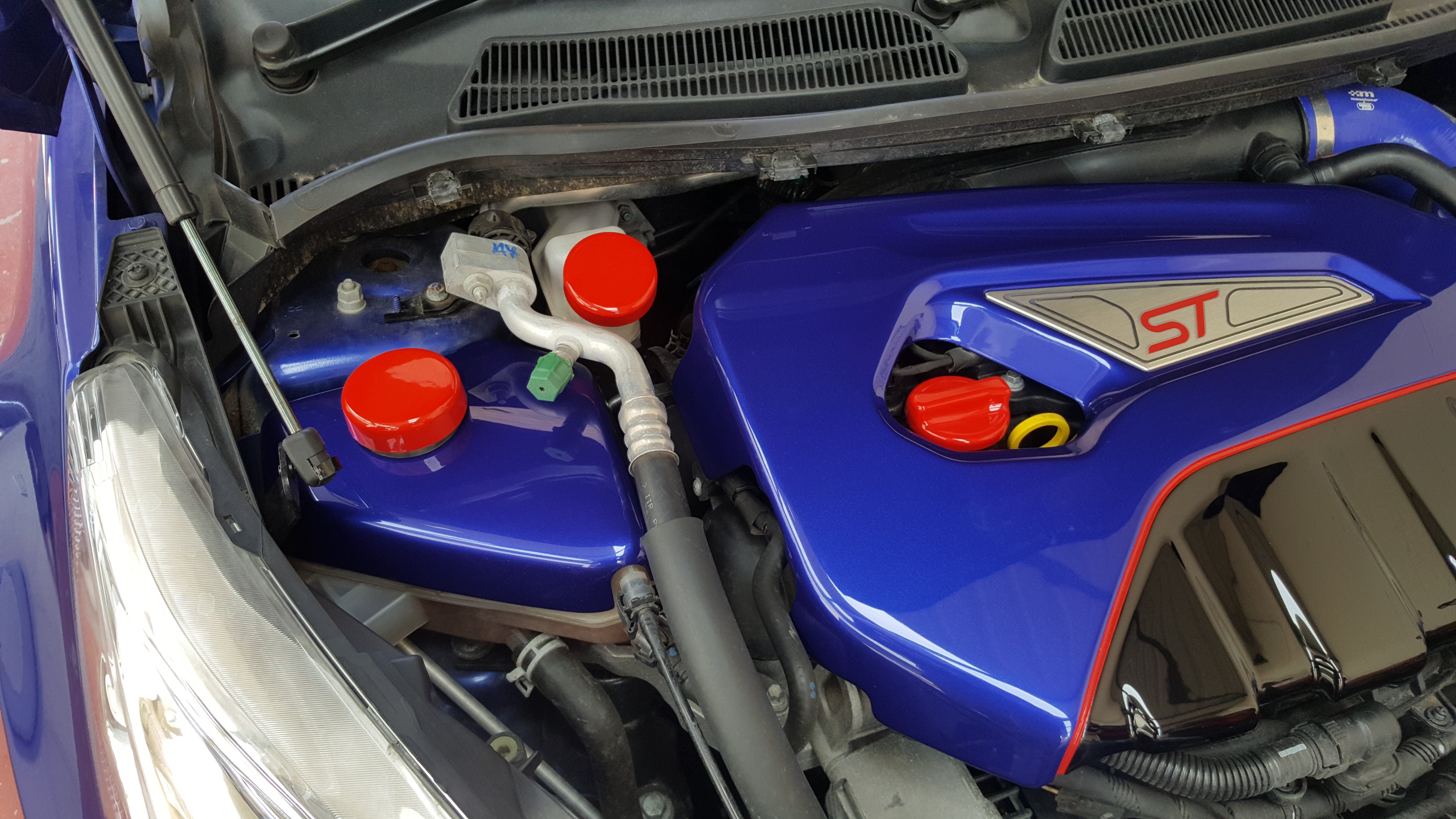 Proform Engine Cap Cover Kit - Large Oil Cap  - Various Ford Models - Painted Race Red