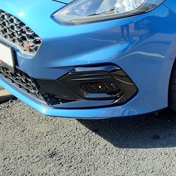 Outer Fog Light Bezels - Mk8 Fiesta ST/ ST Line - Painted Gloss Black